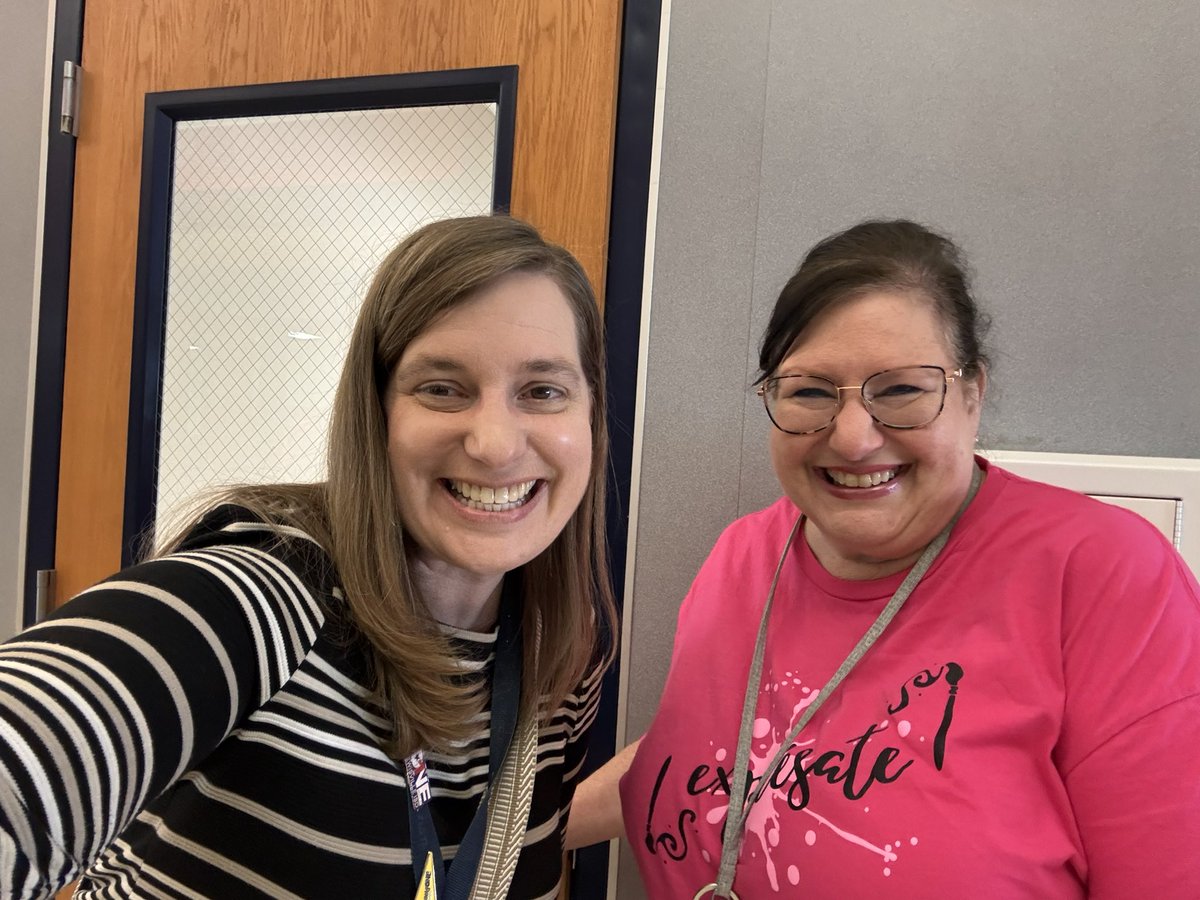 loridrapp's tweet image. While stopping by @LewisvilleISD Spanish CAMP today- I got to visit with @VickeryES Nurse Gina who is retiring after 22 years at Vickery- being there since the campus opened! #OneLISD
