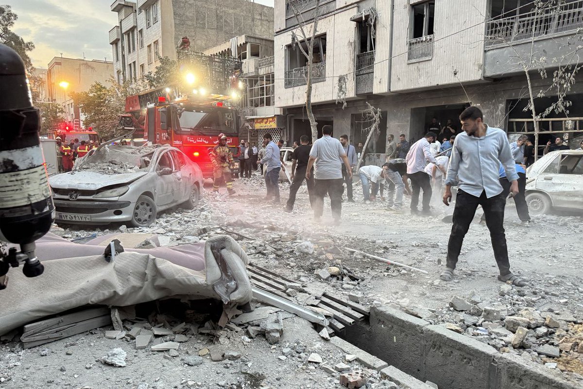 🇮🇱🇮🇷 <a href="/TheWyomingStar/">Wyoming Star</a> explores the recent Israel-Iran escalation and the potential for a new war in the Middle East with <a href="/mednic/">mednic</a> and <a href="/ImRalby/">Ian Ralby</a>. Learn more at:

wyomingstarnews.org/2025/06/14/exc…

#IsraeliranWar #Israel #Iran #Analytics #politics
