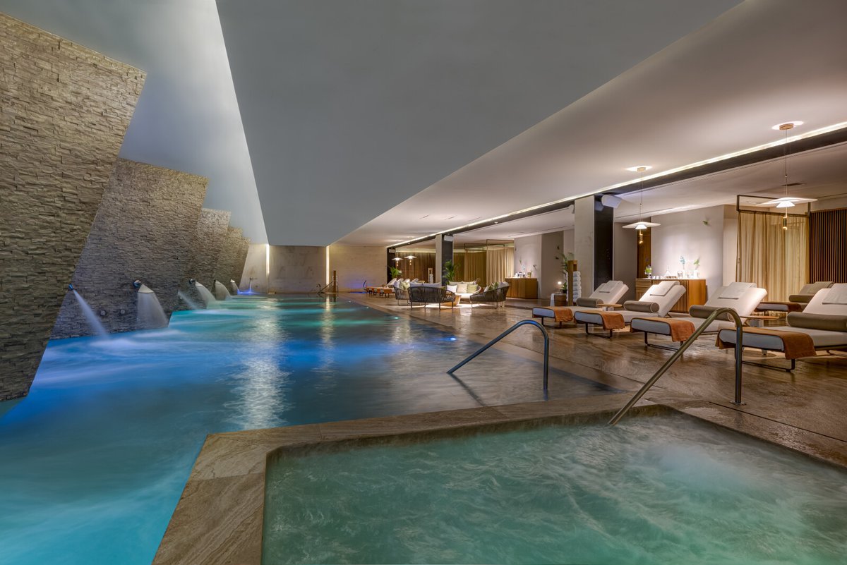 The spa day in Bravo’s Love Hotel took place at SE Spa,
@grandvelascabos
where peace floated in the air… but clarity didn’t come so easily. #SESpa #LuxuryNoDrama #GrandVelasLosCabos