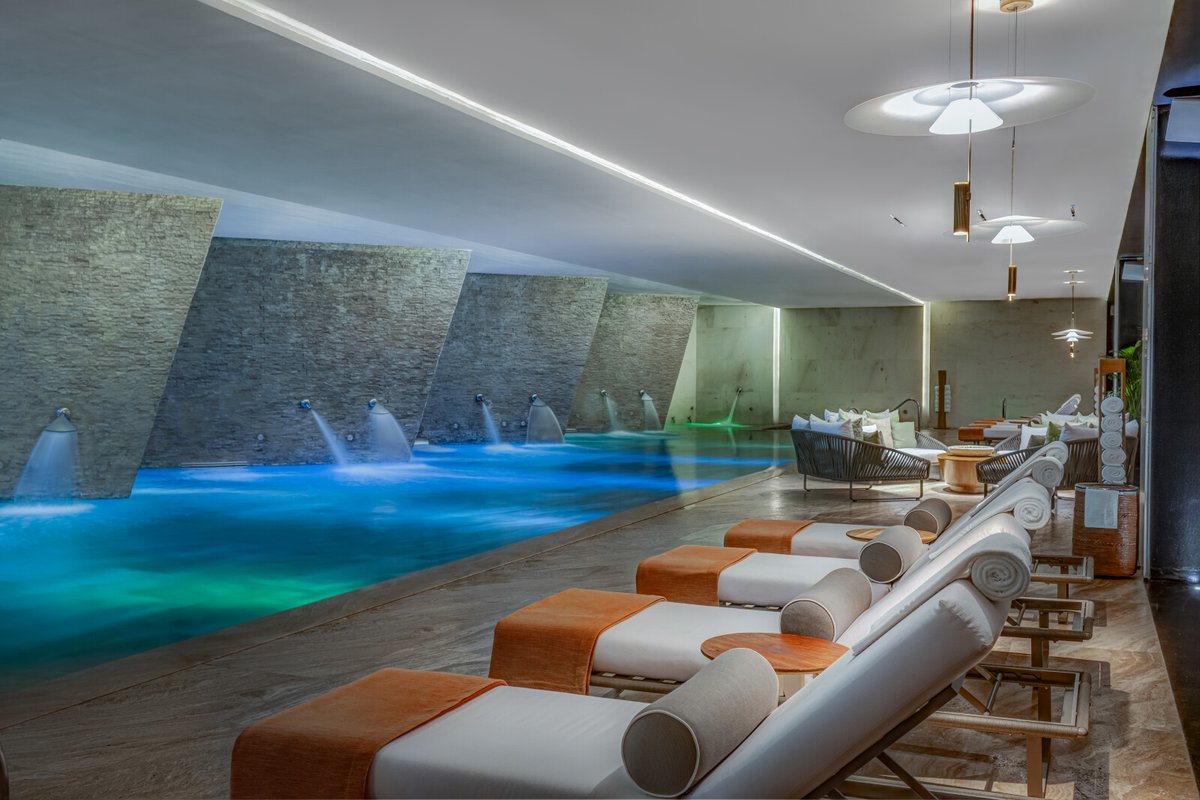 Grand Velas Los Cabos tweet media
