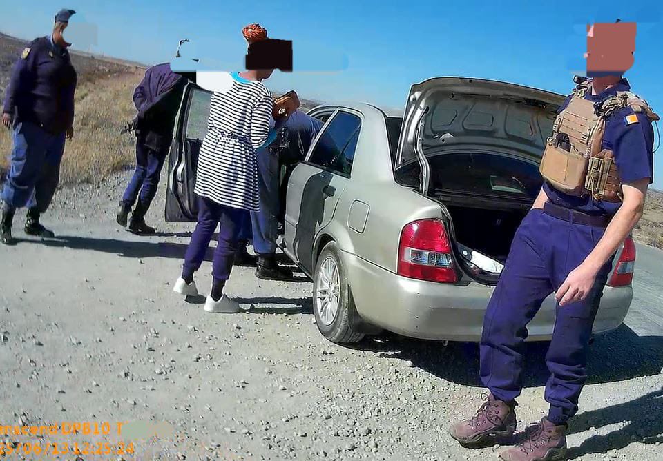 VEHICLE STOLEN IN CAPE TOWN RECOVERED IN THE BO-KAROO; ARRESTS MADE

OVD is Orania’s very own private security firm. In collaboration with farmers’ associations we’ve had numerous successes the last two years, which included the apprehension of livestock, copper and car thieves.