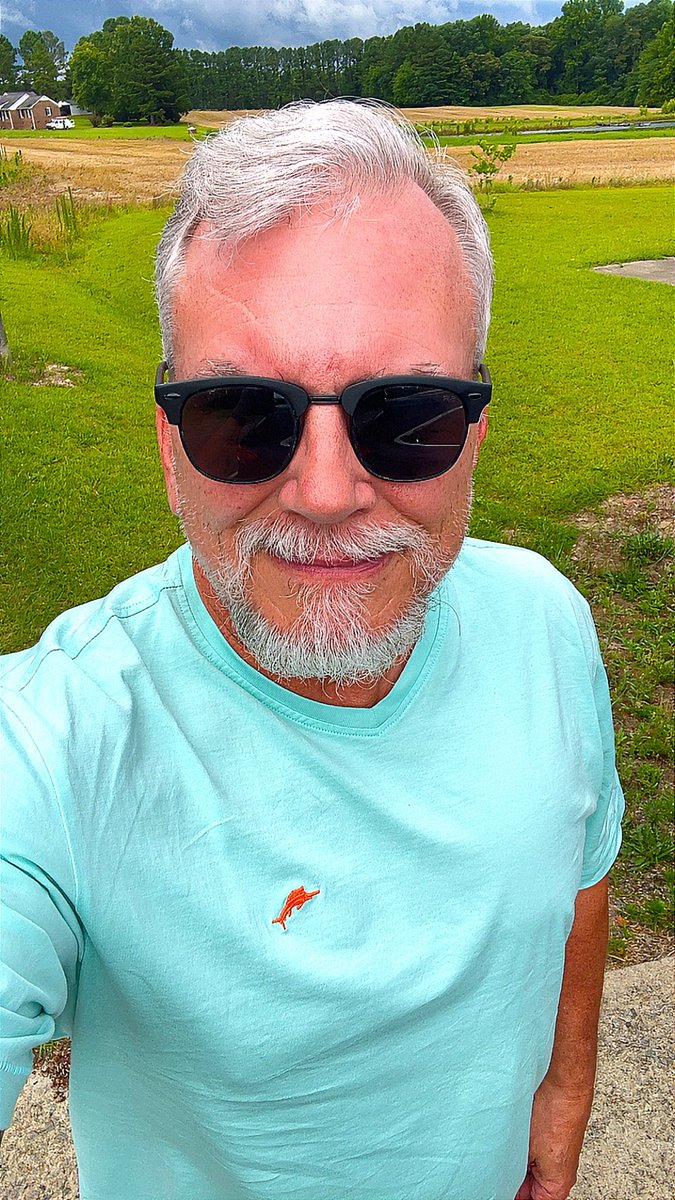 Happy Friday everyone! Sunshine, Rain, Thunder, Lightning and back again. ☀️🌤️⛅️🌥️☁️🌦️🌧️⛈️🌩️