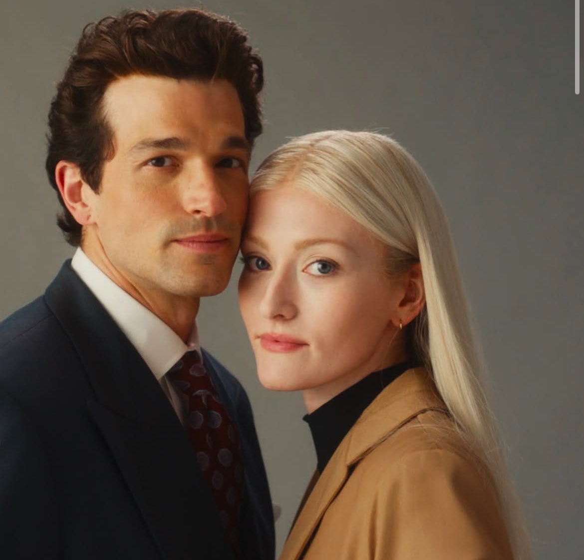 FilmUpdates's tweet photo. First look at Paul Kelly and Sarah Pidgeon as JFK Jr. and Carolyn Bessette in Ryan Murphy’s ‘AMERICAN LOVE STORY.’

Set to premiere February, 2026 on FX. https://t.co/W5B5YwRTbF