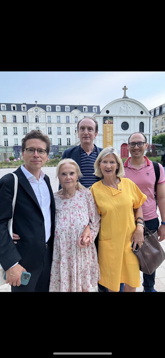 33Arno's tweet image. Immense bravo pour cette réunion publique ce soir à @VilledeNeuilly autour du bilan de mi-mandat de @vpecresse à la région de @iledefrance.

Merci à @GeoffroyDidier pour son travail significatif en tant que président délégué. 

Mention spéciale à @JCFromantin pour son accueil et…