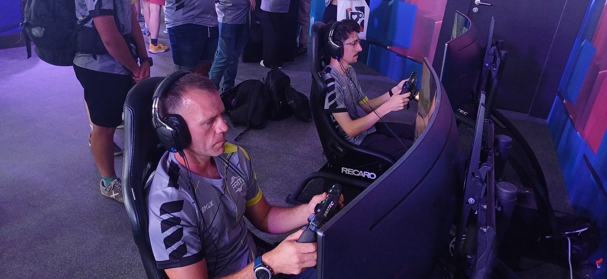 FastRepairMotorsport tweet media