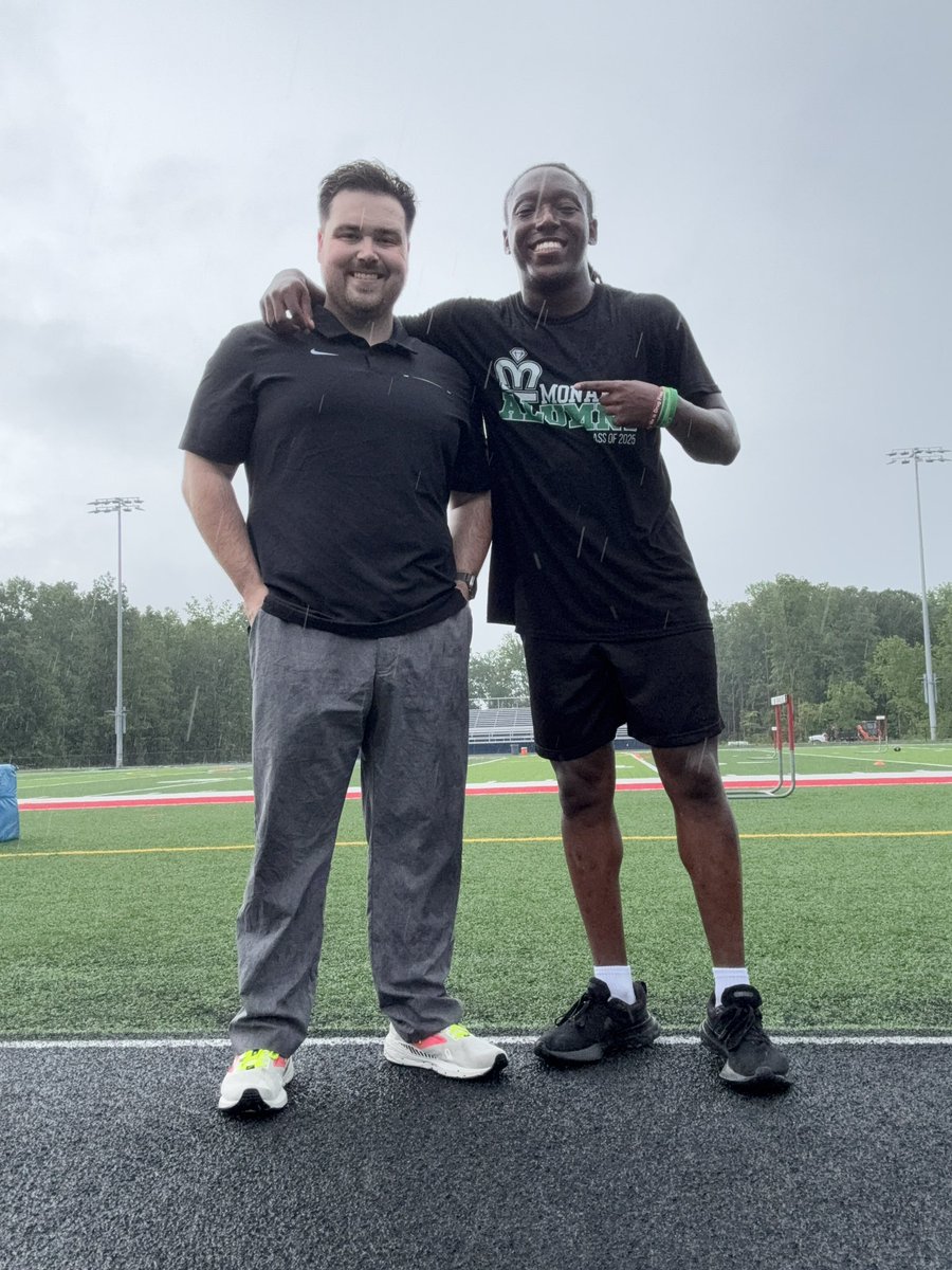 SmithKyle1999's tweet photo. Glad I got to work with @ByronKirkland6 
@LindseyWilson  Incoming Freshman Running Back!!!!

#football #speed #college #kentucky https://t.co/G7NbvHFTJl