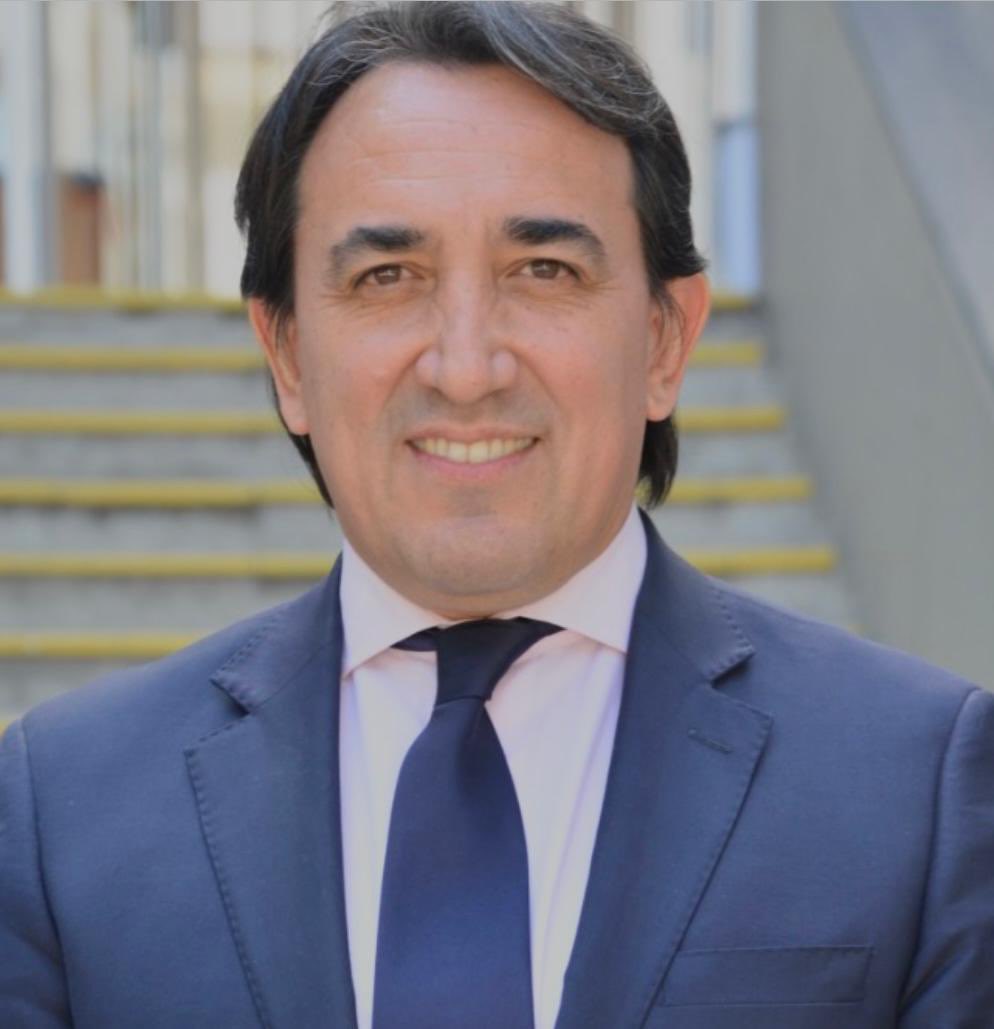 ichdacl's tweet photo. Felicitamos al director #ICHDA, Emilio Oñate por su nombramiento como integrante de la Comisión Asesora Ministerial para la Implementación de la Ley N° 21.719, que regula la protección y tratamiento de los datos personales en CH y crea la Agencia de Protección de Datos Personales https://t.co/zc8niu0J6E