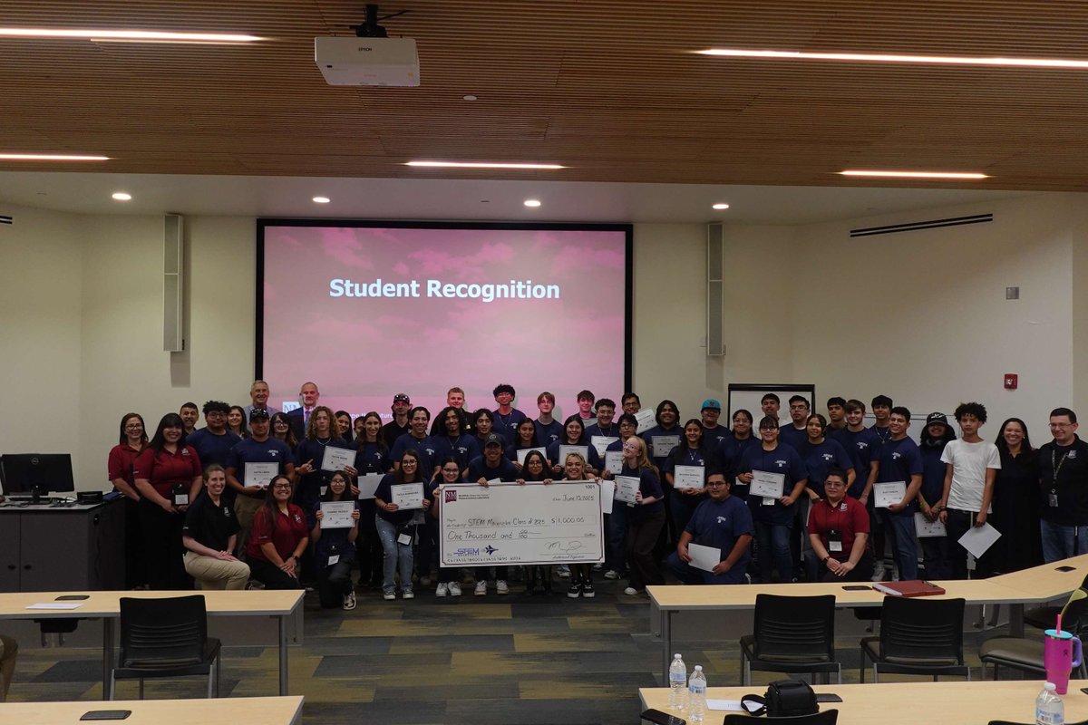 PSLNMState's tweet image. The final day of STEM Mavericks united families and leaders to celebrate student innovation. NMSU Pres. Valerio Ferme, Patricia Sullivan &amp;amp; Sen. William Soules addressed the Mavericks and explored their impressive projects. @LCPSnet @NMSU_engineer @gadsdenisd_NM @dodcdao