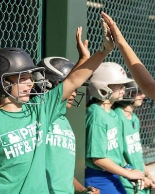 🥎✨ Here’s to the players who leave it all on the field! On #WorldSoftballDay, we honor the game that connects us all. Whether you’re pitching heat or celebrating a homerun, it’s your time to shine. Let’s celebrate the spirit of softball! 🌟

mlb.com/pitch-hit-and-…