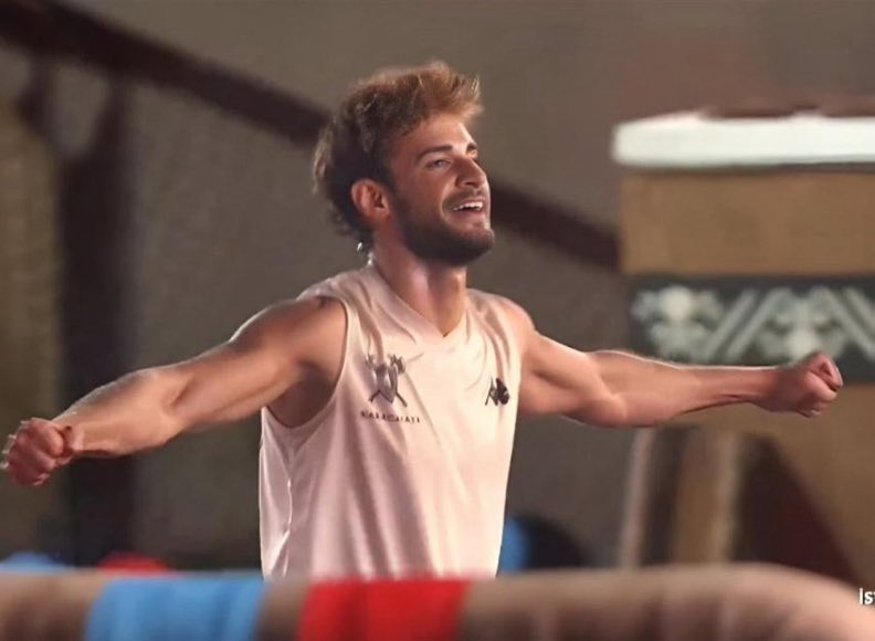 garip bir boşluk içerisindeyim gerçekten her sene farklı bir umut ile başlıyoruz sonunu bile bile gidiyoruz çünkü biz yarışmaya değil sana hayranız Batuhan Karacakaya bundan sonraki her projende yanında olmaya devam edeceğim.🛡️❤️

#survivor2025