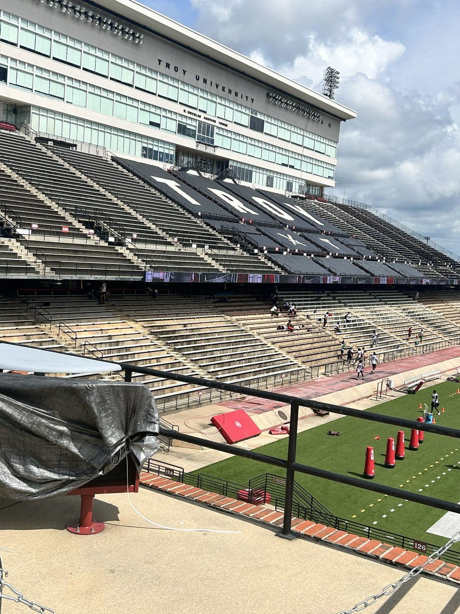 KamBritton6's tweet image. I would like to thank @TroyTrojansFB for letting me showcase my talents @CoachBates7 @CoachHButler @CoachL__ @ShadesValleyFB