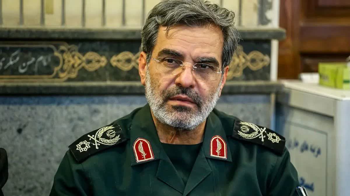 Armin19910215's tweet photo. 🚨فوری
سردار داوود شیخیان فرمانده پدافند هوایی نیروی هوافضای سپاه و #سردار_ربانی معاون عملیات ستاد کل نیروهای مسلح نیز توسط #اسرائیل کشته شدند.
#سردار_شیخیان https://t.co/shkFIP1F1g