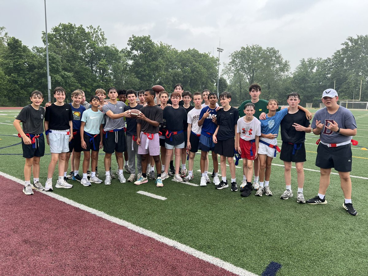 Summer School PE:

“Hey guys, I can literally hear the rain coming at us through the trees…wanna head in?”

#builtdifferent

<a href="/BrebeufJesuit/">Brebeuf Jesuit</a>