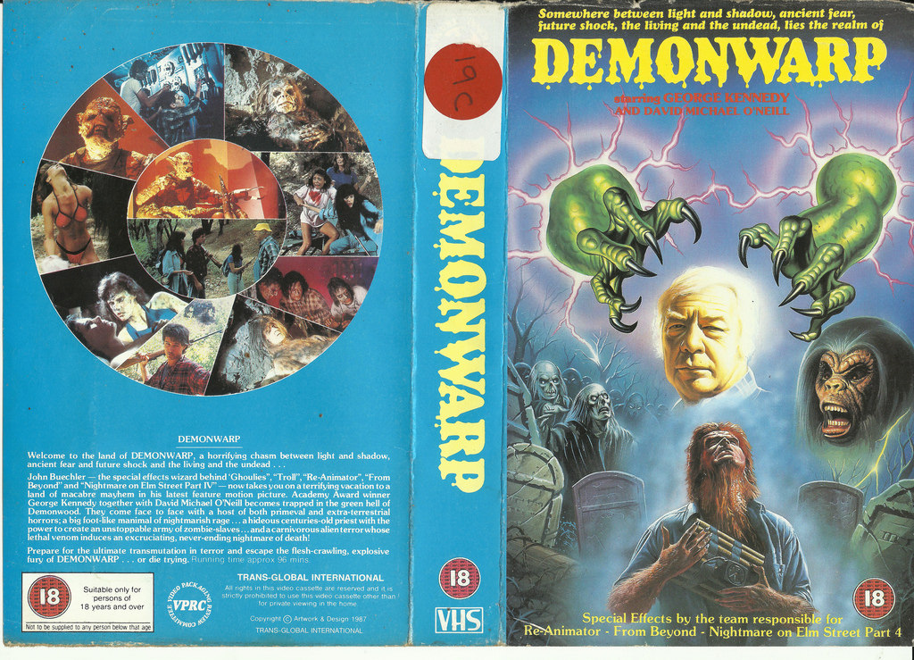 Demonwarp (Emmett Alston-1988). Joya enterrada en celuloide que nos trae  <a href="/autotrackingfes/">Autotracking Fest</a>  donde Bigfoot se mezcla con zombis, rituales satánicos y extraterrestres. Serie B confusa, torpe y gloriosamente absurda. Caos total con encanto ochentero y un George Kennedy desubicado.