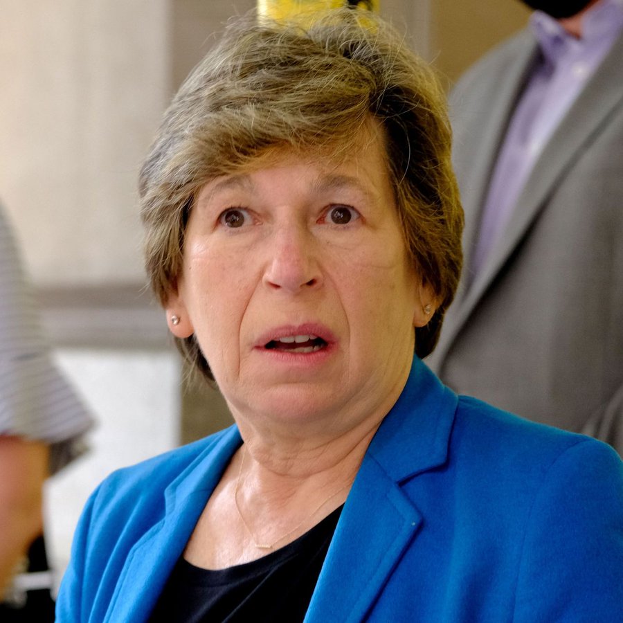LivePDDave1's tweet image. Show of hands - who thinks Randi Weingarten @rweingarten is a compulsive liar and an absolute disgrace who has failed our children? 🙋♂️