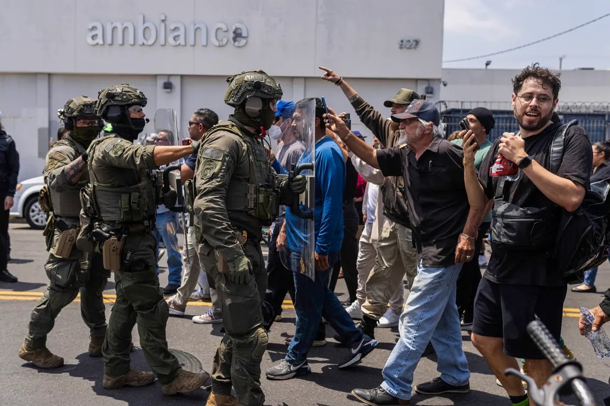 yoorsay34653's tweet image. The federal crackdown on migrant protests keeps escalating 🇺🇸

Is America moving toward military rule?

VOTE NOW 👇
yoorsay.com/share?to=/poll…
#MigrantCrisis #FederalPower #Trump #MartialLaw #USA #Yoorsay