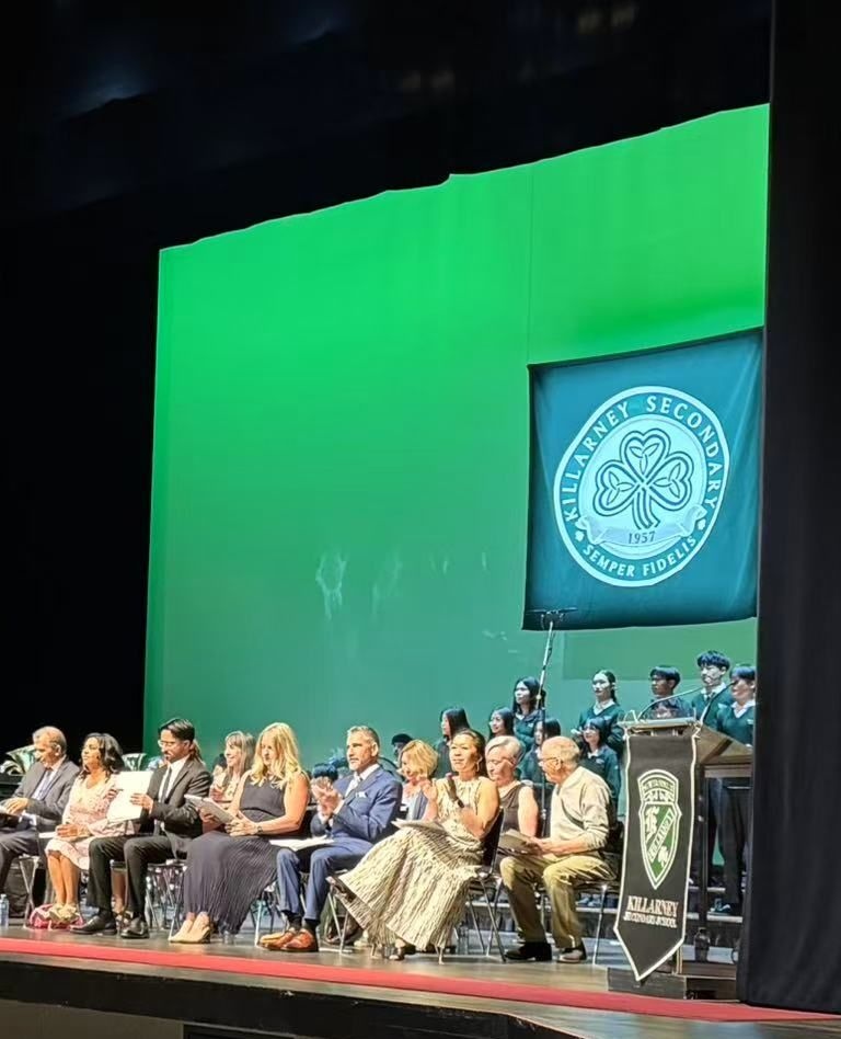 BrightonCol's tweet image. 🎓 What a crowd! 👏 Last week, Brighton College’s very own Elizabeth Liang took the stage at Killarney Secondary’s graduation ceremony to present a Brighton College Merit Scholarship to one of their shining stars — graduating senior Jasmine!