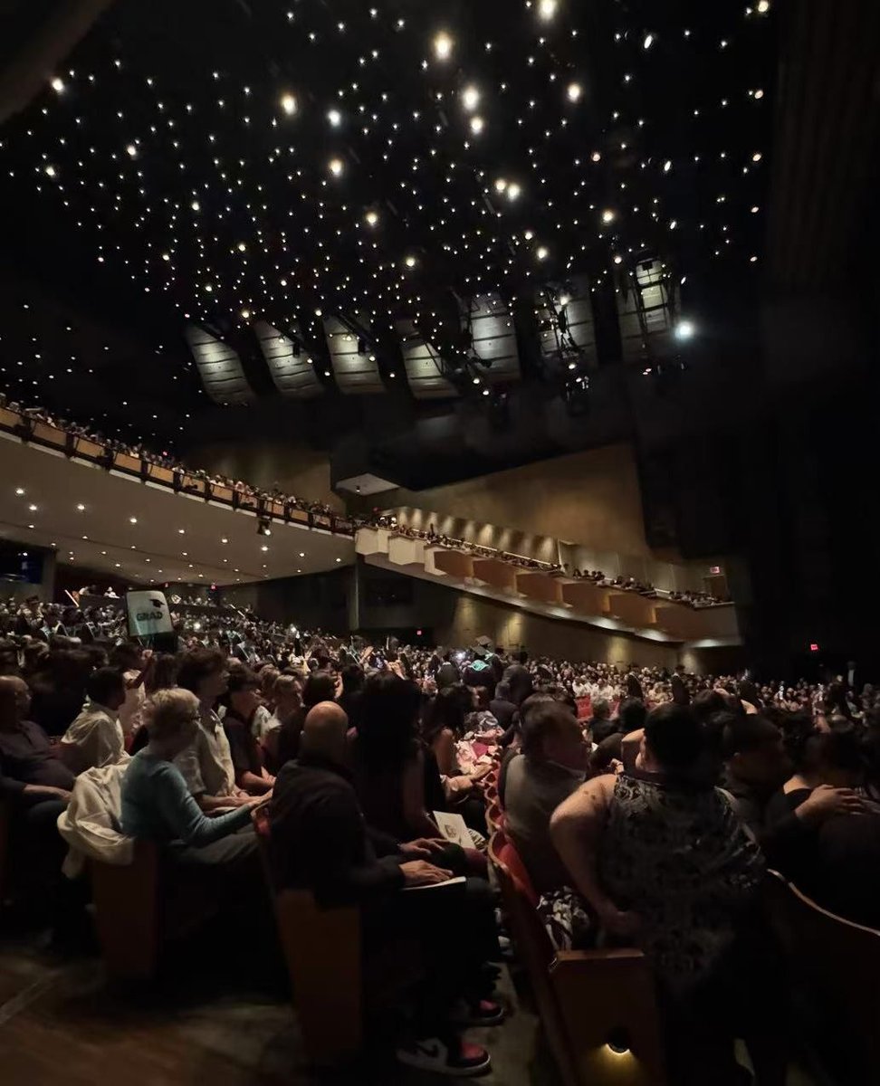 BrightonCol's tweet image. 🎓 What a crowd! 👏 Last week, Brighton College’s very own Elizabeth Liang took the stage at Killarney Secondary’s graduation ceremony to present a Brighton College Merit Scholarship to one of their shining stars — graduating senior Jasmine!