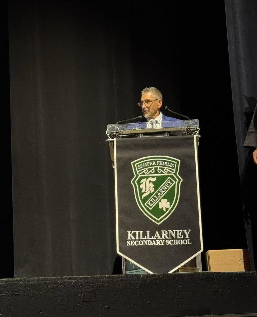 BrightonCol's tweet image. 🎓 What a crowd! 👏 Last week, Brighton College’s very own Elizabeth Liang took the stage at Killarney Secondary’s graduation ceremony to present a Brighton College Merit Scholarship to one of their shining stars — graduating senior Jasmine!