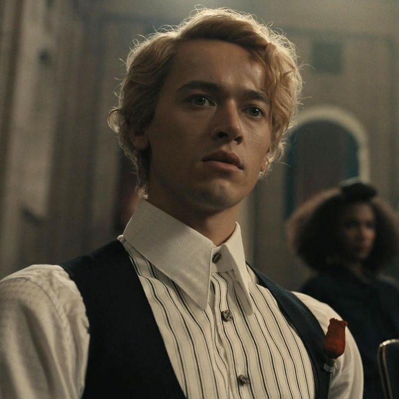 plinthbarnes's tweet photo. snowbaid this, snowjanus that. every issue Panem has ever had under Snow’s ruling would have been solved if Coryo just took it up the anus…

Coriolanus Snow’s internalised homophobia and repressed bisexuality in TBOSAS: 🧵 https://t.co/9ELue0el9q