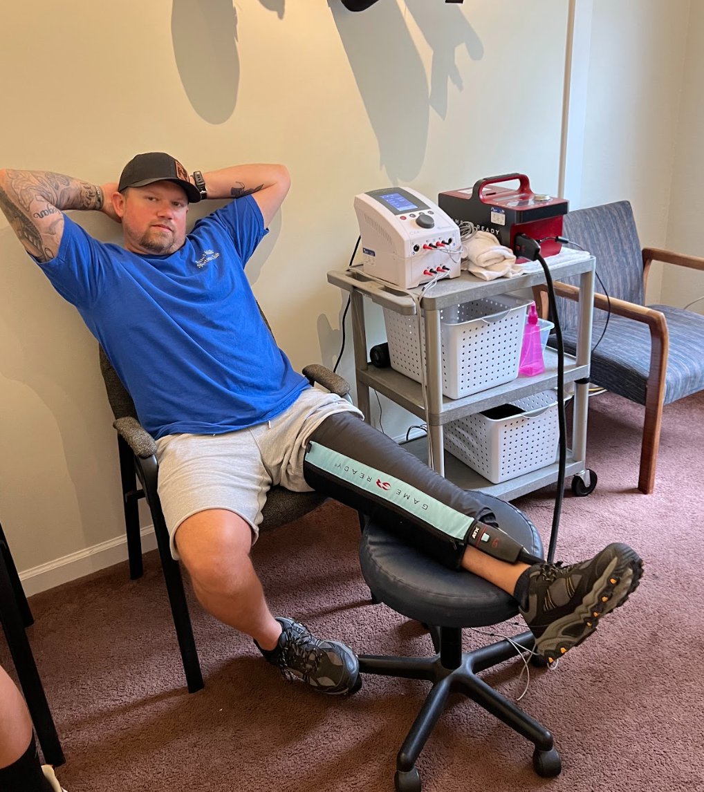 sept_therapy's tweet image. While exercises play a key role in your recovery journey, don’t forget that rest and recovery are just as important 💤 Wishing everyone a great weekend—take time to rest, recharge, and take care of your body!

#SEPTPhysicalTherapy #WeekendRecovery #PhysicalTherapyJourney #SEPT