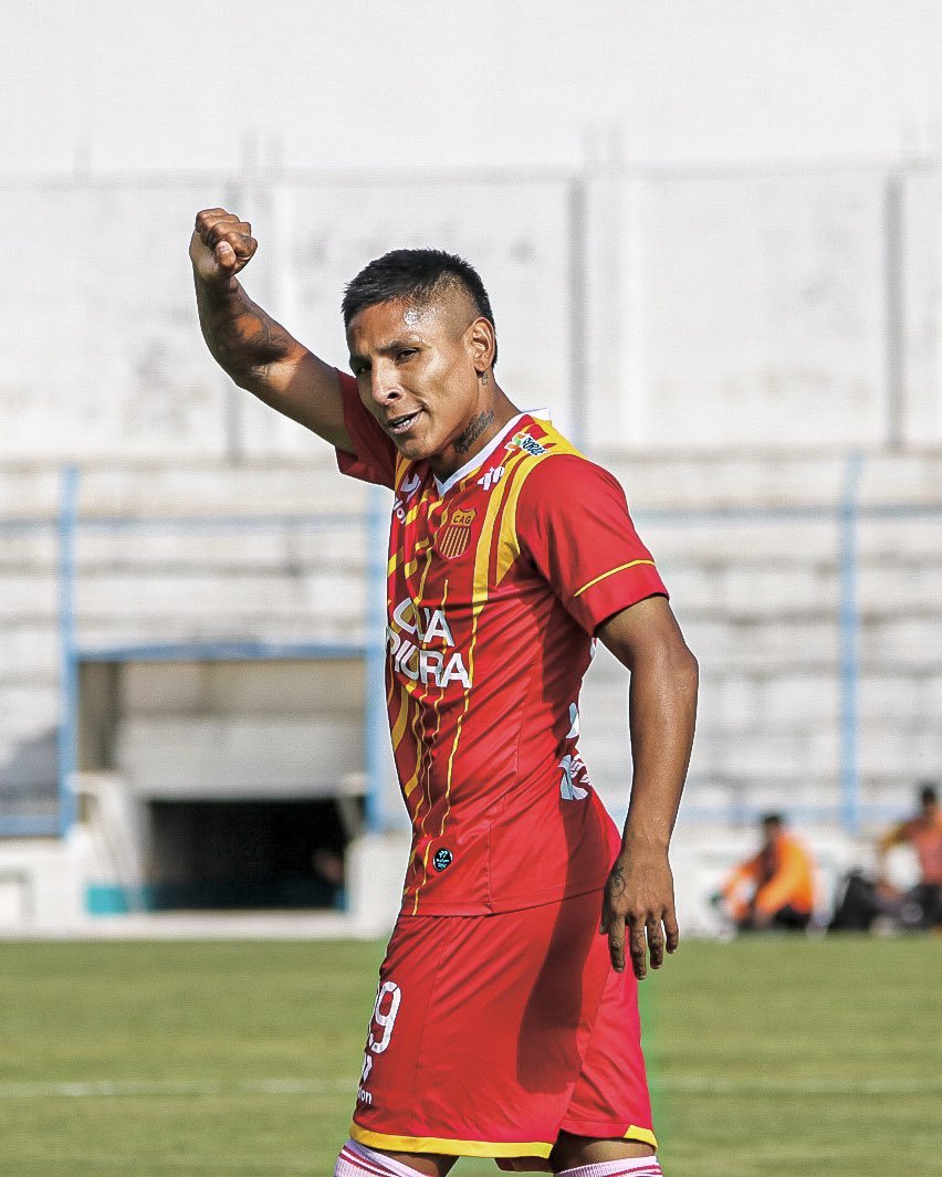 Raúl Ruidíaz, delantero de Atlético Grau.