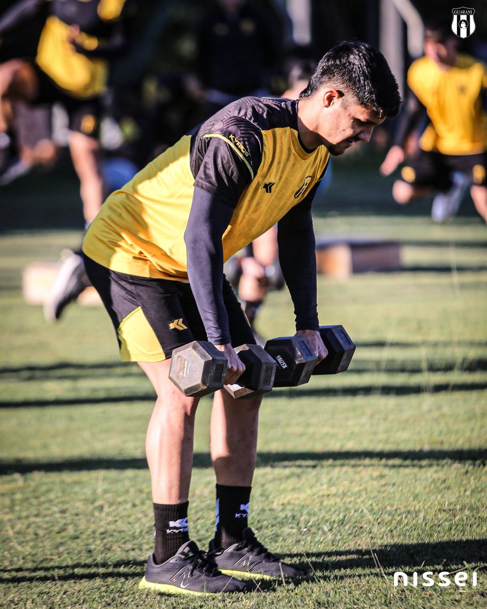 💪🏼 Nuevo viernes en la oficina ✅

#VamosLegendario🟡⚫️