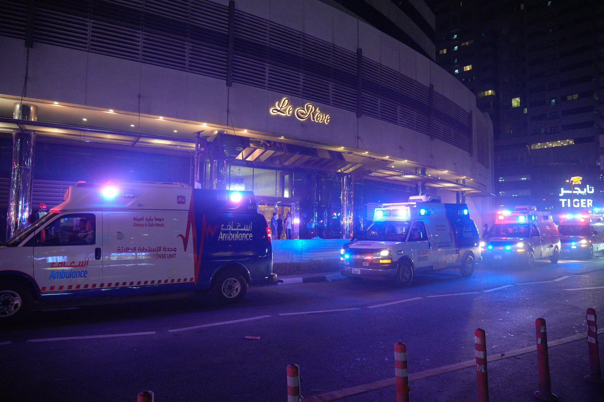 وجود فرق الإسعاف والكوادر الطبية في موقع الحريق لتقديم كافة أشكال الدعم الصحي والنفسي لجميع سكان المبنى الذين تم اخلاؤهم من المبنى بسلام.