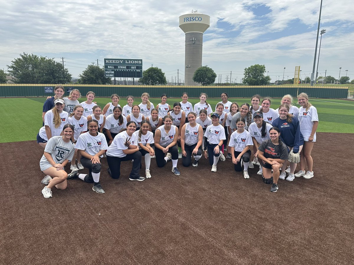 Had a great turnout for camp this summer! Thank you to everyone for signing up! 💙🧡🥎