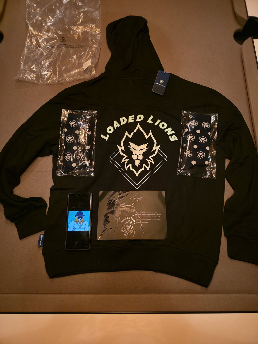 Thank you so much <a href="/Chandra33941575/">Kanna</a> for this #loadedlions Hoodie and two pairs of Crypto.com socks words can not express how greatful I am 😘 your a true brother so proud to have met you! #Manecity #community #Lafamilia