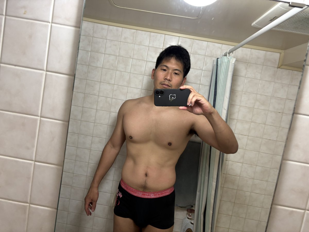 最近写真のネタ切れが否めないw
とりあえずジム行ってきたので🫡

梅雨は体調悪くなりやすいから嫌😓
昨日も頭痛で一日中辛かった😭
体調管理しっかりしよう😊