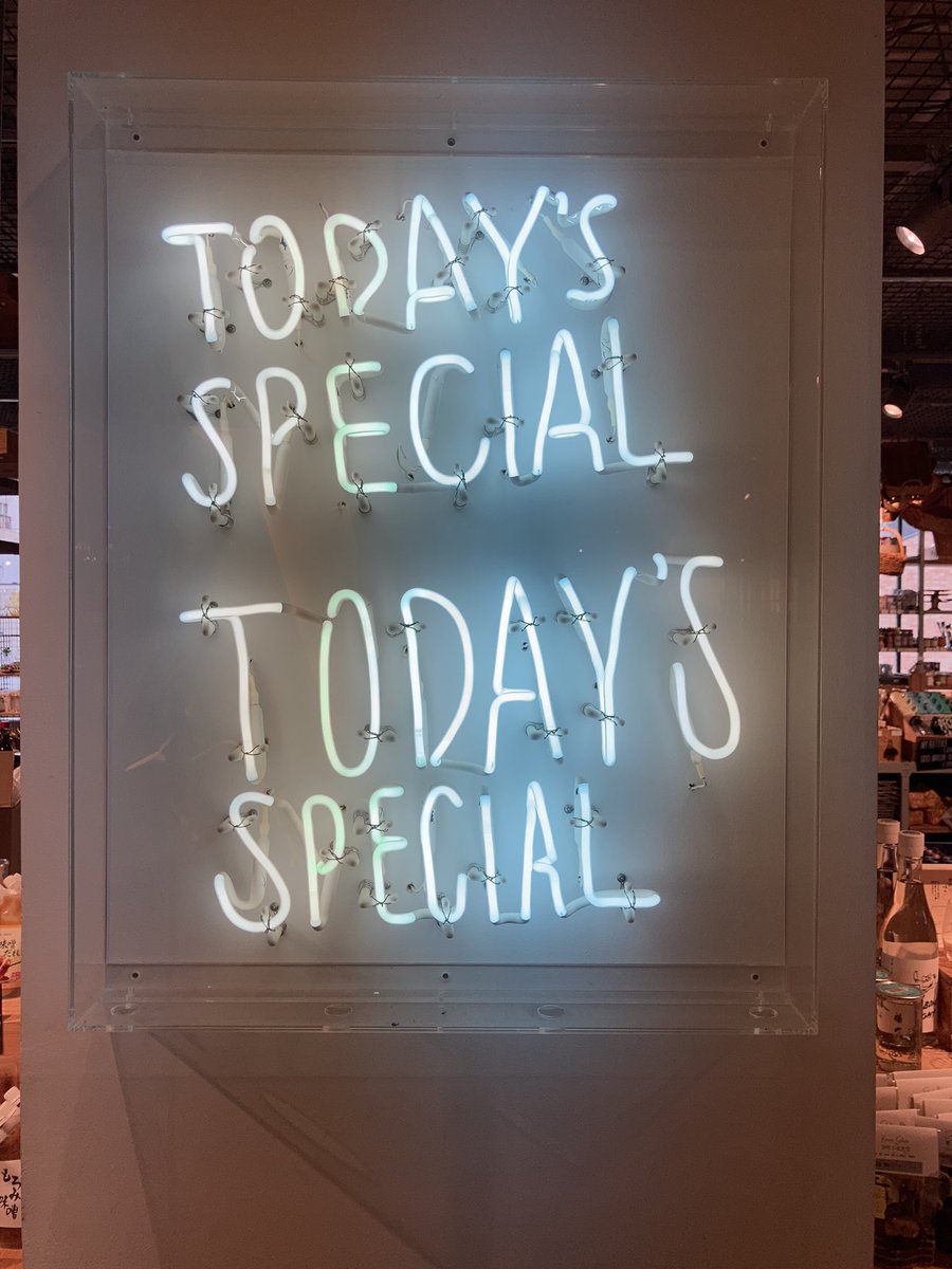 rokkomiso's tweet photo. 6/19(木)まで、神戸BAL3F「TODAY'S SPECIAL」にて、
イベント販売をしています。

また、本日、11時から17時まで、もろみ味噌や酢みそを使った試食も行っております。

雨の中ではございますが、お近くにお越しの際は、是非お立ち寄りくださいませ。 https://t.co/f2cjhswzpg