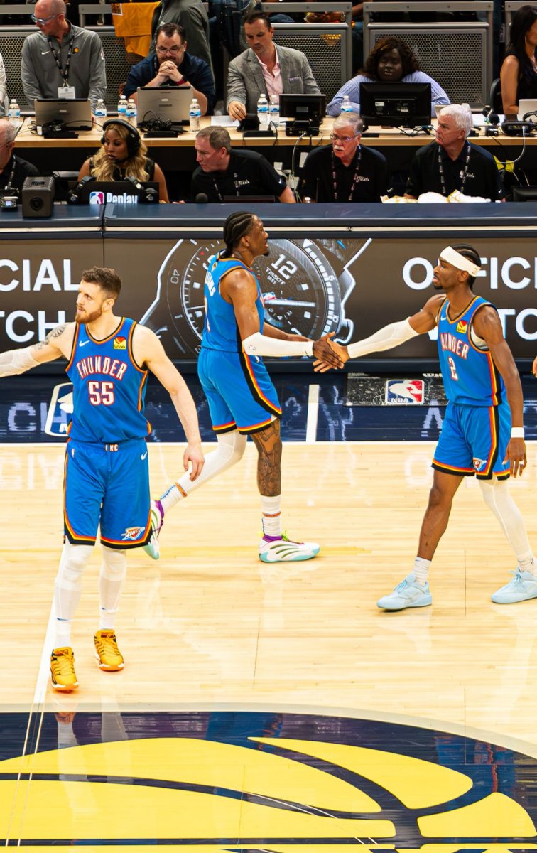 Noitedecopa's tweet photo. 🏀🇺🇸 | O Oklahoma City Thunder vence o Idiana Pacers por 111x104 e empata a série (2-2) na final da NBA!

5° jogo em Oklahoma. https://t.co/frwd0ZJvJc