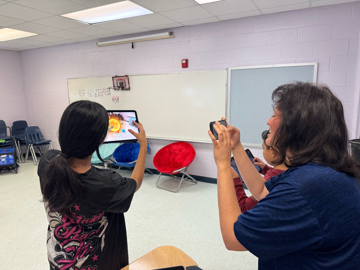 What a 𝐉𝐎𝐘 it was to be with students this week for STEM Storytime!🌕📚 

We read 𝘔𝘰𝘰𝘯! 𝘌𝘢𝘳𝘵𝘩'𝘴 𝘉𝘦𝘴𝘵 𝘍𝘳𝘪𝘦𝘯𝘥 &amp; brought the phases of the Moon to life with the <a href="/mergeedu/">#MergeEDU</a> Cube. The excitement was real~learning through AR made science unforgettable!✨🛰️ #EdTech