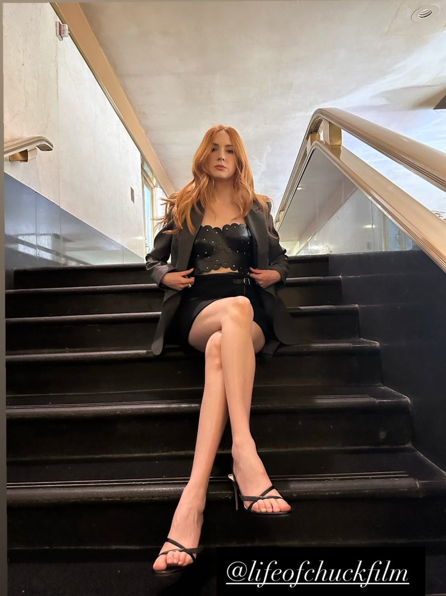 karengiIIn's tweet photo. Karen Gillan https://t.co/jeZEnzq3I3