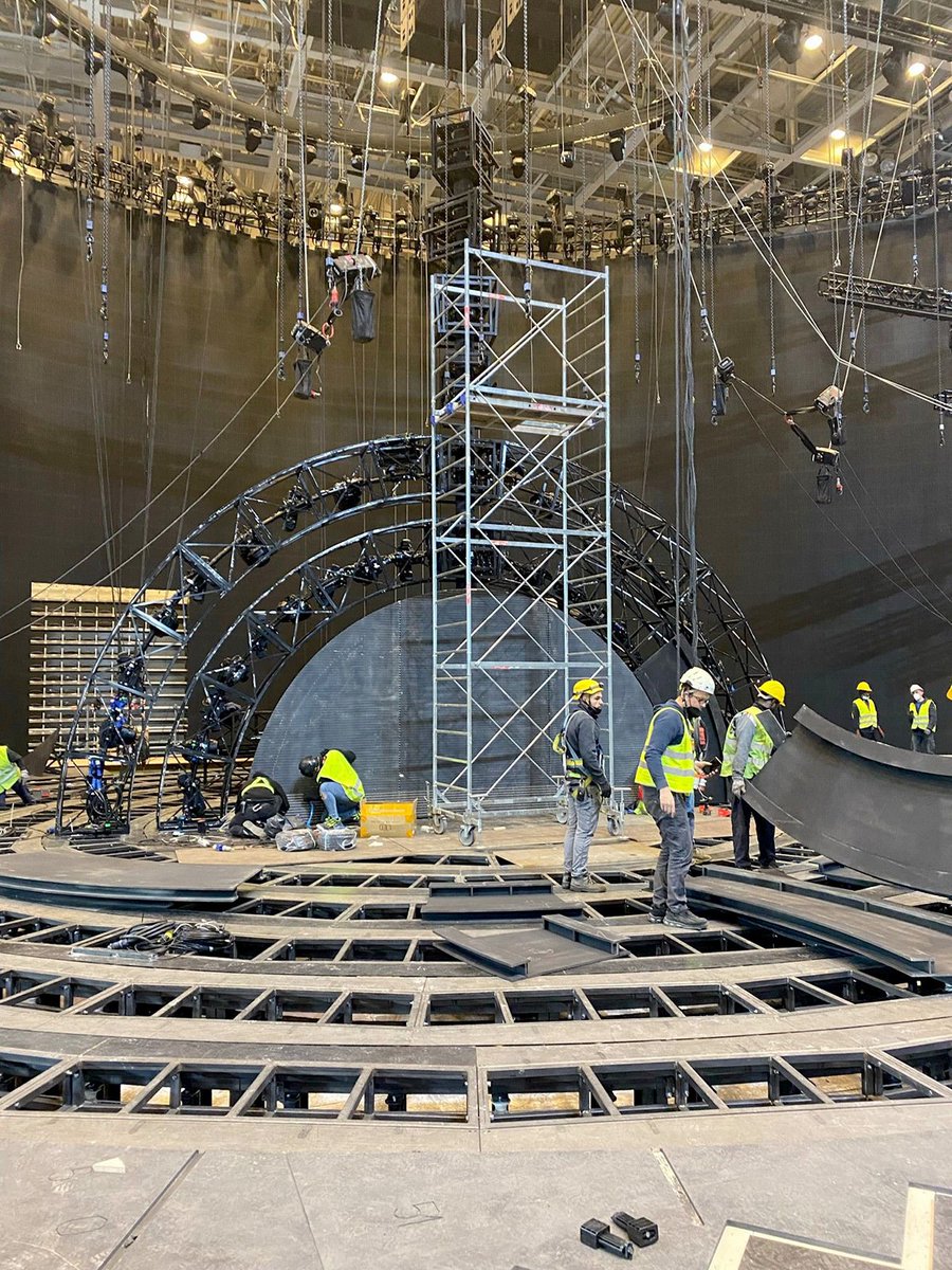 See you tomorrow for opening night, Toronto. Letssssgetttit 🕺🏻 #VitaminDWorldTour