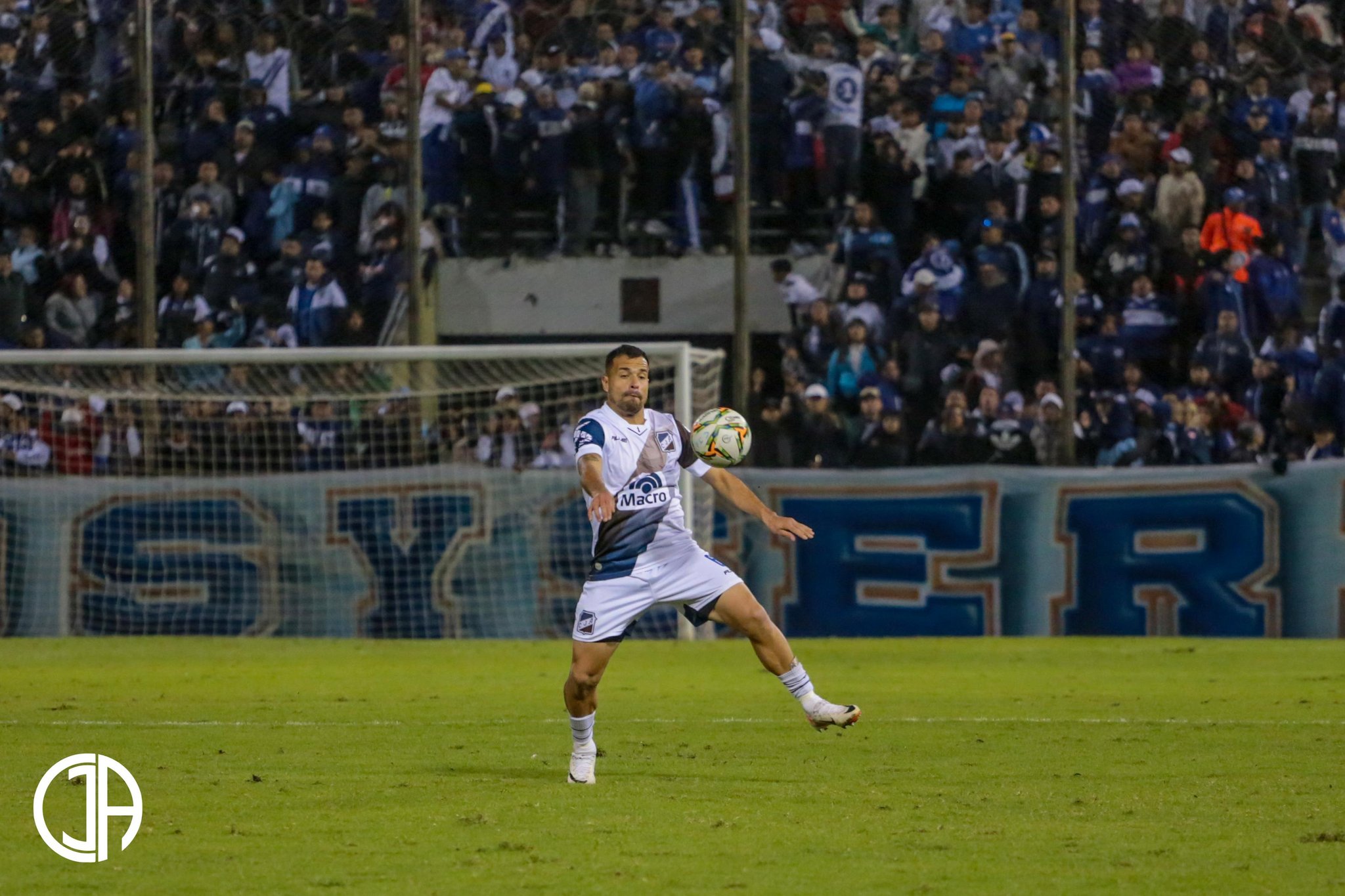 GtX48YRXIAANhpI?format=jpg&name=large