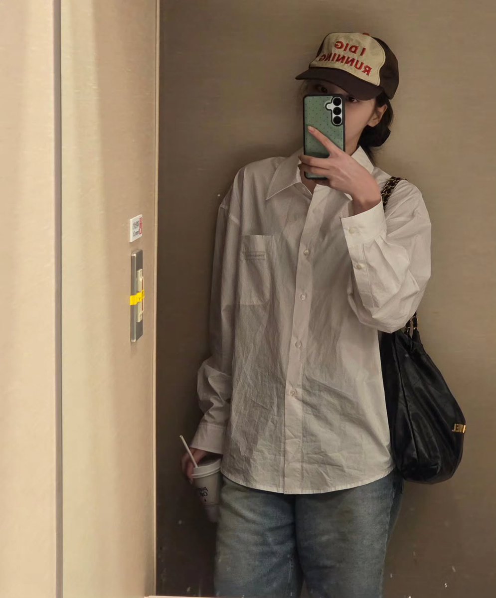 Chaewon tweet media