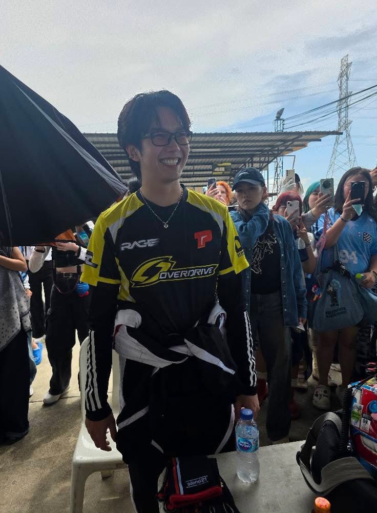 Algo que nadie puede dudar, Biu todo lo hace con mucho compromiso
1406 BuildURMorning

I vote <a href="/JakeB4rever/">BIU.</a> 
#NETIZENSCHOICE #BuildJakapan for Most Handsome Man Alive #MHMA2025 #MHMA2025BuildJakapan <a href="/thenreport/">The Netizens Choice Magazine</a>