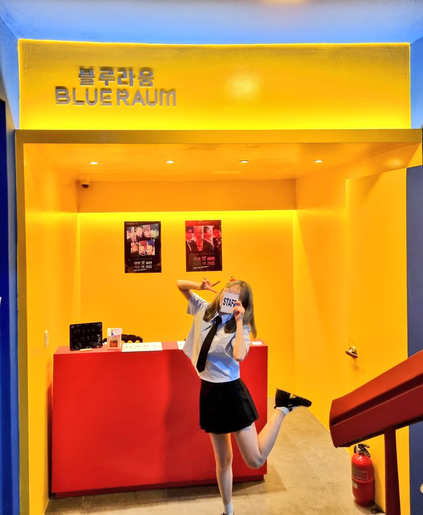 팬뮤지컬 
《데뷔 못 하면 죽는 병 걸림》

오늘
15시(1부) &amp; 19시(2부)에 걸쳐 공연이 진행됩니다✨️

현장예매도 가능하니 많이 보러오세요😘
*행사장 : 블루라움(안암점)_안암로 86-1 B1 블루라움

-Enjoy Your Daydream:)-  

#스페이드_데못죽뮤 
#코스프레 #뮤지컬 #퍼포먼스 #데못죽