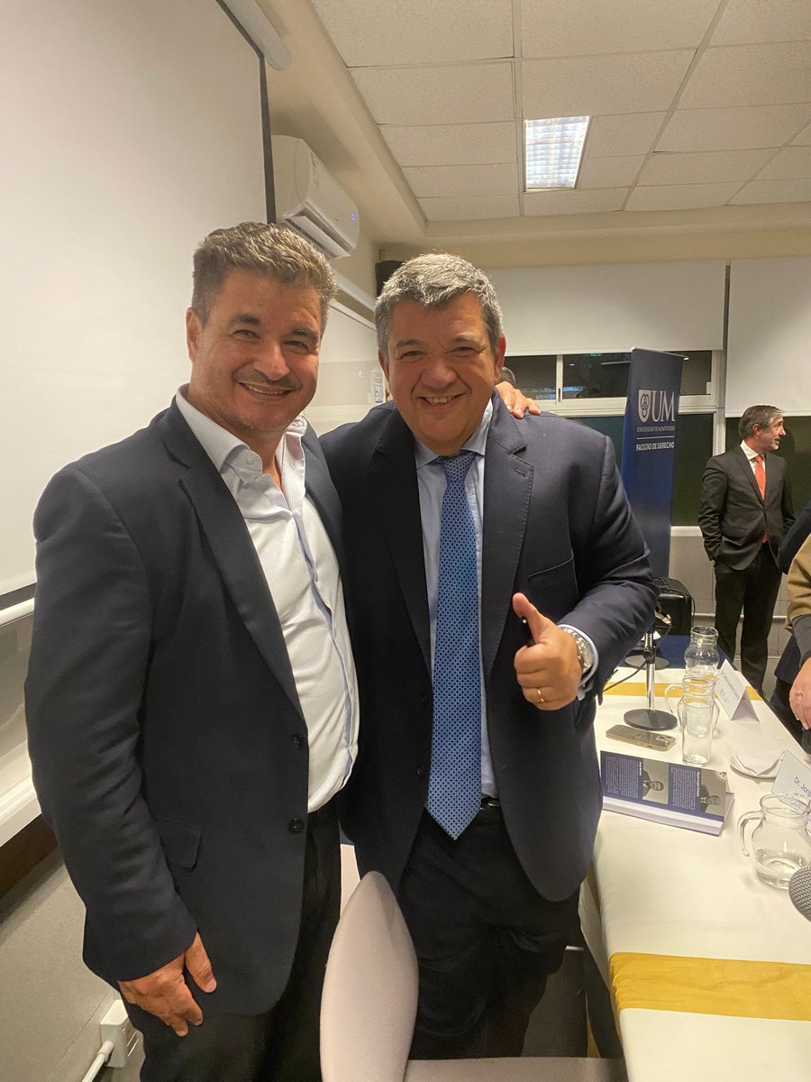 Hoy acompañamos a <a href="/JorgeCBarrera/">Jorge Barrera</a> en la presentación de un nuevo libro de Derecho Penal.