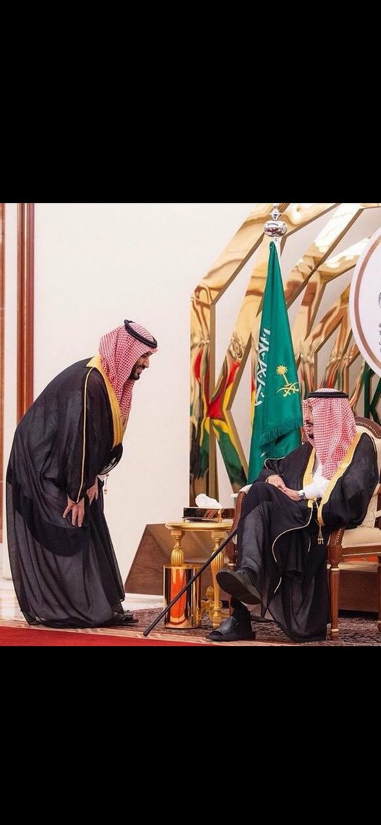 " قد سمعنا بشيخٍ تزبن الناس بيته
  ما سمعنا بشيخ تزبن الناس جوّه. "

الله يعزك يا أعظم بلد🇸🇦💚💚
 #الأجواء_السعودية