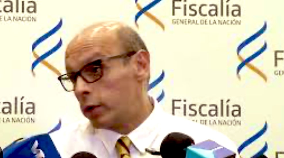 El fiscal Gilberto Rodríguez aclaró que no existen dirigentes del PCU ni SUNCA en calidad de imputados y que tampoco existen pruebas documentales de transferencias. Quienes dijeron esos extremos son las 3 personas condenadas este jueves por desvío de dinero del Fondo Social de 👇🏾