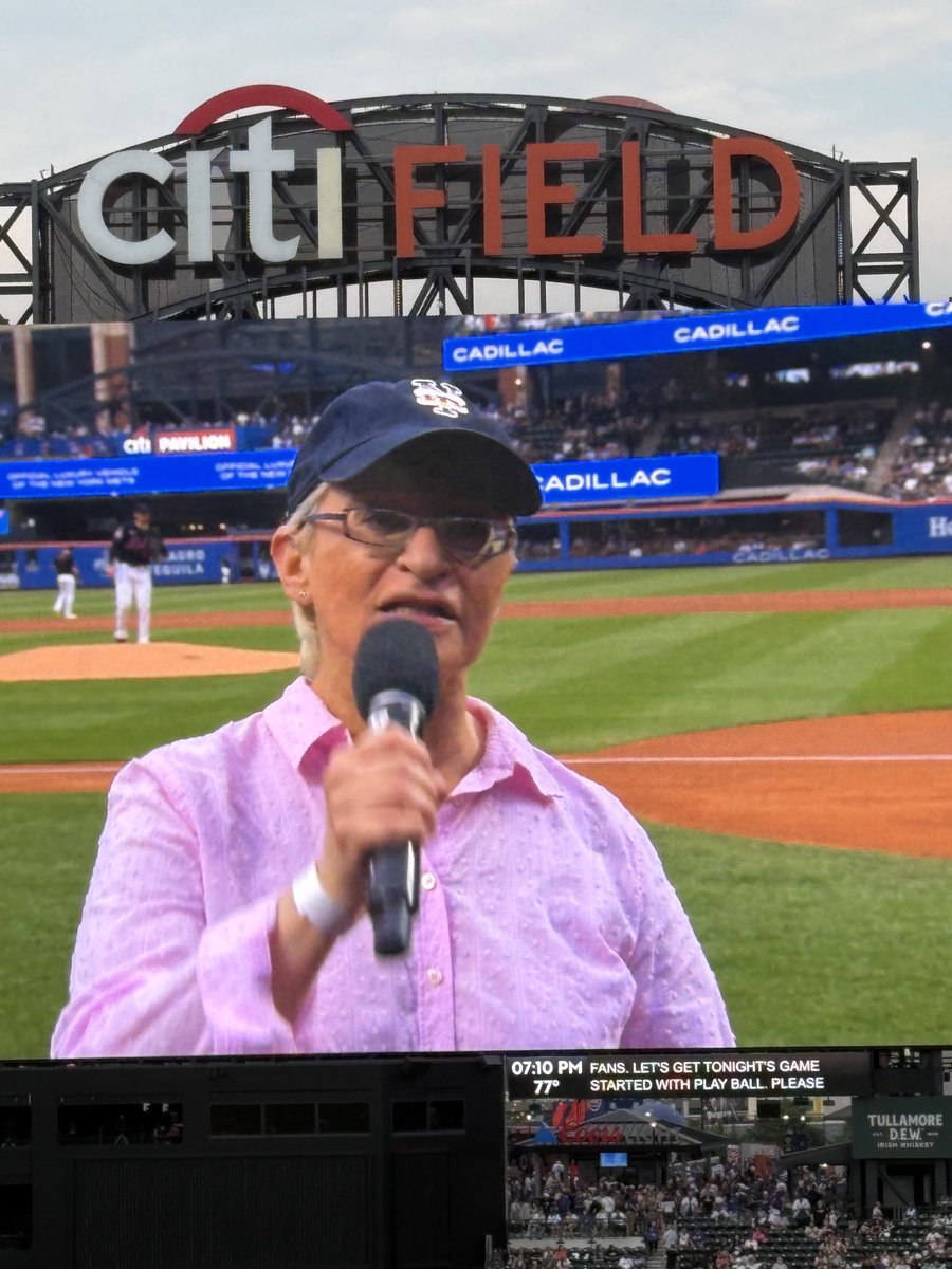 Play ball! Yells ⁦<a href="/Lynn4NYC/">Lynn Schulman 舒曼琳</a>⁩ to kick off <a href="/Mets/">New York Mets</a> Pride Night