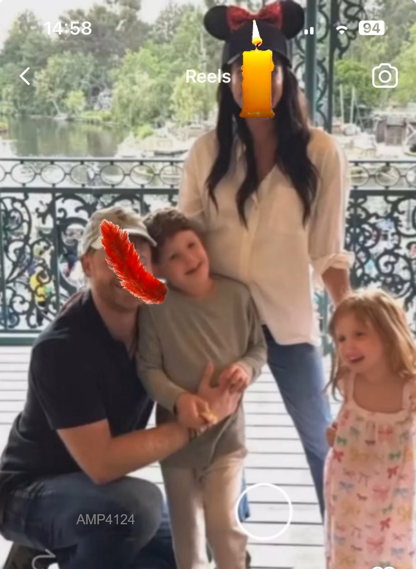 AMP4124's tweet photo. @JojojoMarianne True, #MeghanMarkle can't fix her disasters...
But we can perhaps fix family photos and place🪶🕯️where it deserves to be placed? https://t.co/odJ5BOL3yU