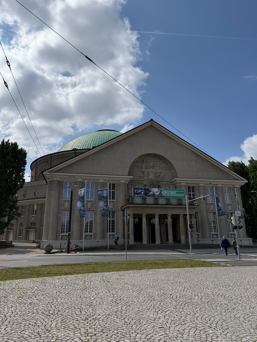 ucsfinnovation's tweet image. Dr. @NicoleJiam, Director of the UCSF Otolaryngology Innovation Center, spoke at #ESPCI2025 on advancing individualized cochlear implant mapping. She shared how novel metrics—like music perception and anatomy-based fitting—drive precision auditory programming. #ESPCI2025