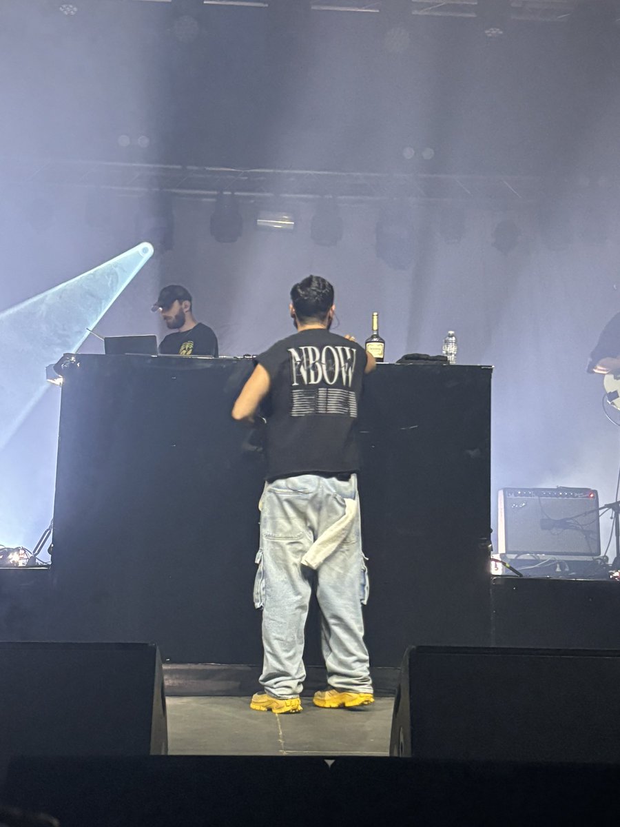 jewels n’ drugs tweet media