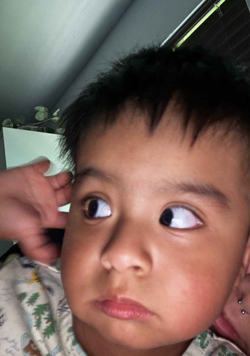 esmedelrey's tweet photo. @spdrz4 He said who tf is he to you then 😒😒😒 https://t.co/bnGQVdKdGI