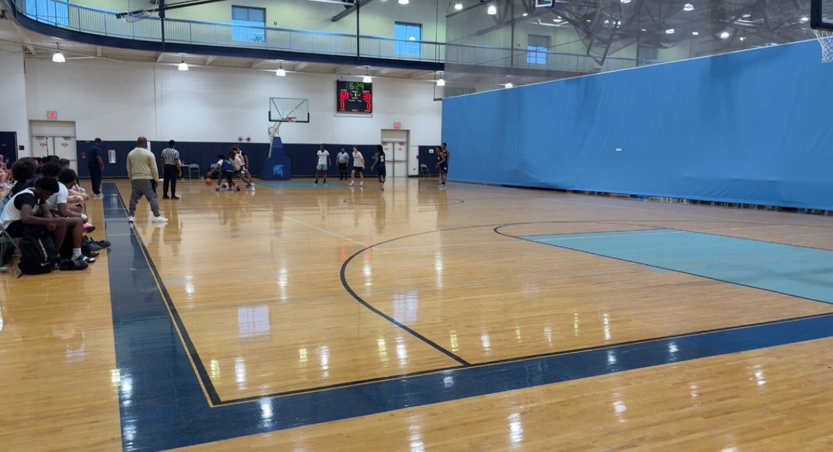 Finishing the week after kids camp up with some summer games at the D Zone Shootout! First of 3 big weeks for the boys🐻🏀