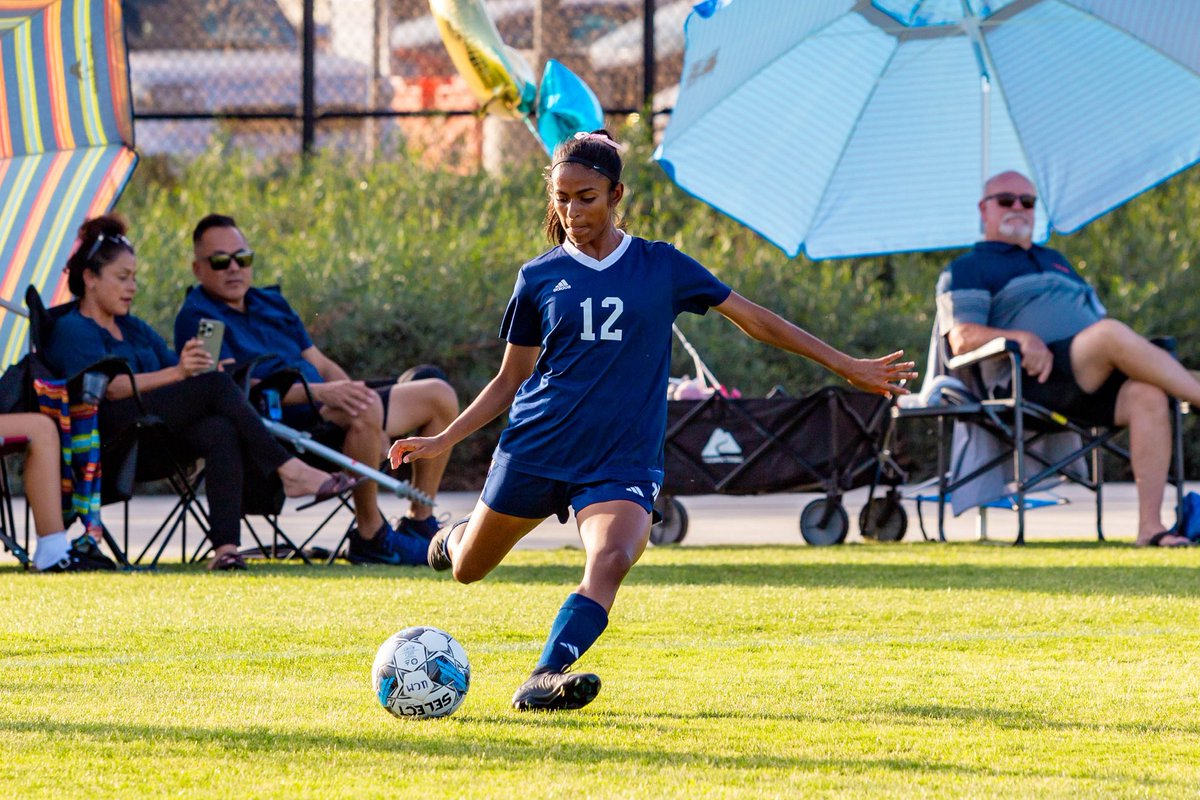 UCMercedWSOC's tweet image. These three Bobcat defenders have logged 1,000+ minutes in back-to-back seasons contributing to one of the nation's best defenses!
🔷 Katy Flores
🔷 Preeya Singh
🔷 Macy Max
Senior year 🔜